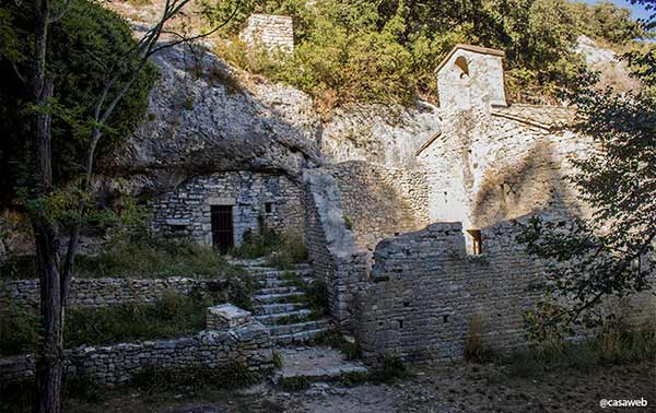 Chapelle de notre dame de laval, ermitage à collias