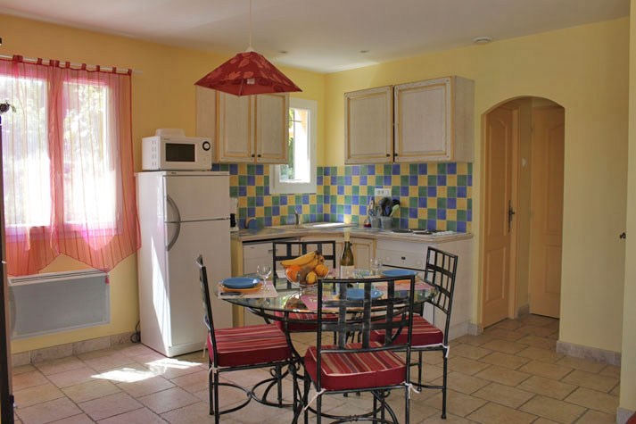 Kitchen area equipped with Esperou, Vaccares, Scamandre, Cévenol and Ventoux gites