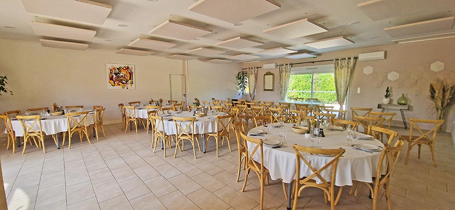 Salle de reception, séminaire d'entreprise, réunion, stages...