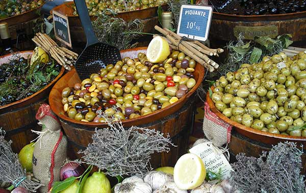 Marché provence uzes, st quentin la poterie..