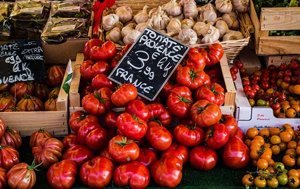 Marché provence uzes, st quentin la poterie..