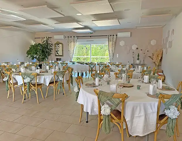 Salle de réception mariage 60 personnes rénovée en 2025 dans le Gard