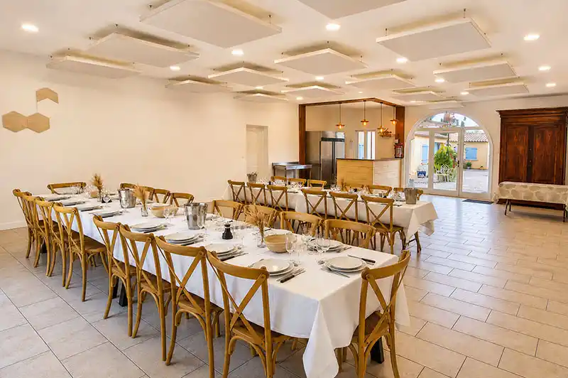 Week-end Veni Vici au Mas des Sagnes, Salle de réunion et repas club de sport